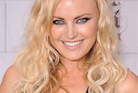 Malin-akerman-seductive-smokey-eye-side